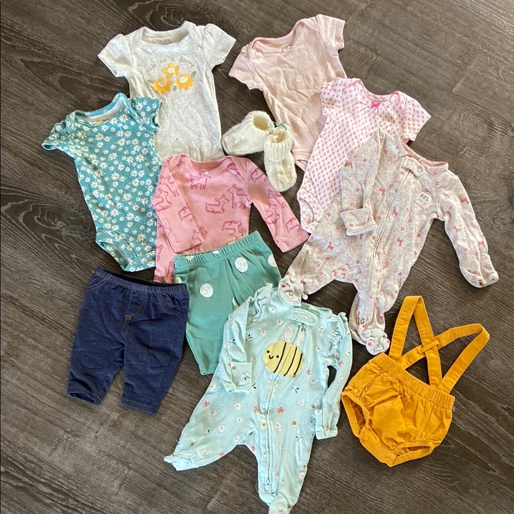 Baby Girl 11 piece Newborn Clothing Lot